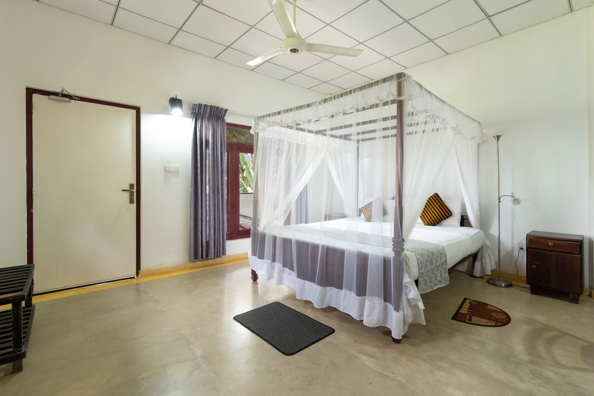 2 BEDROOMS, DELUXE, TRIPLE