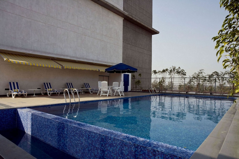 Lemon Tree East Delhi Mall Kaushambi 1/39