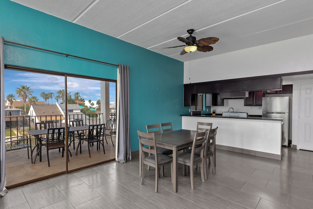 WindWater Hotel & Marina 54/66