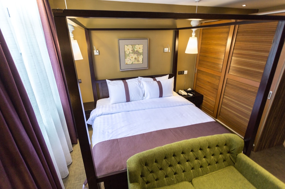 Z Hotel 22/50