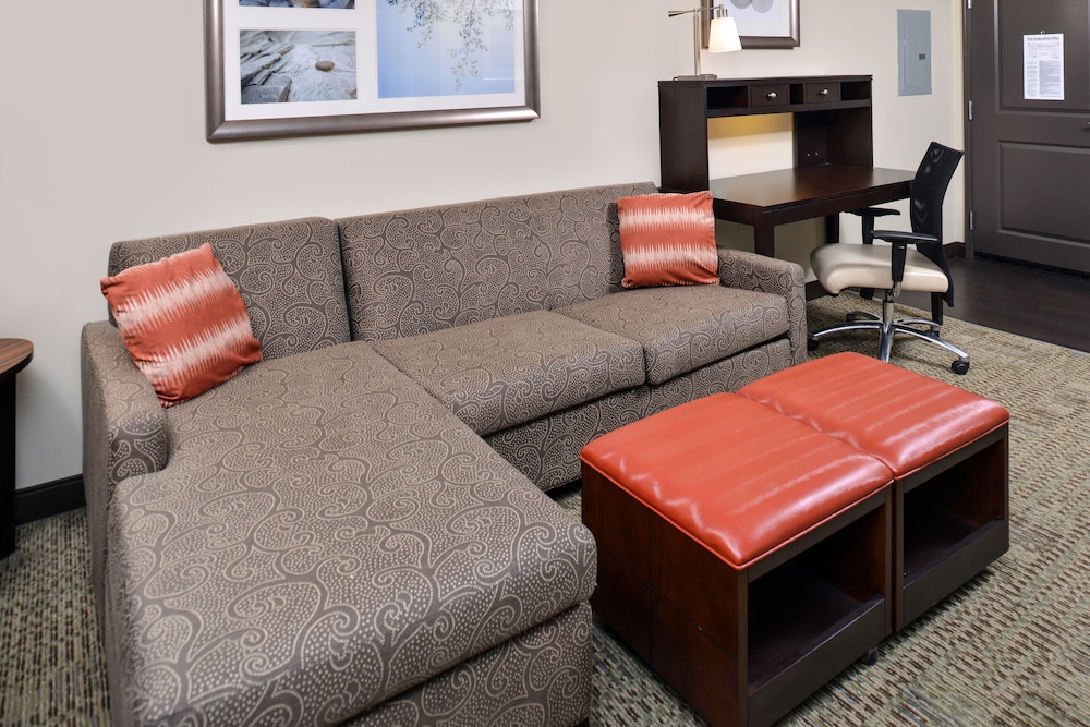 STAYBRIDGE SUITES ROCHESTER COMMERCE DR NW 38/56