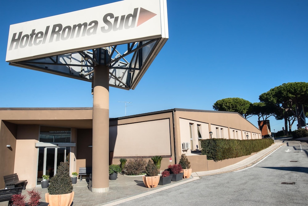Hotel Roma Sud 3/50