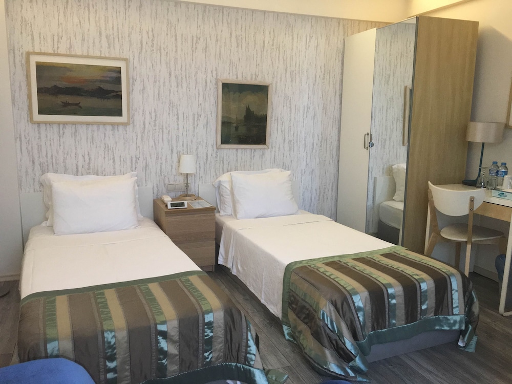 ELANAZ HOTEL 36/50