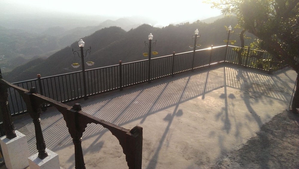 JHARIPANI CASTLE RESORT 8/31