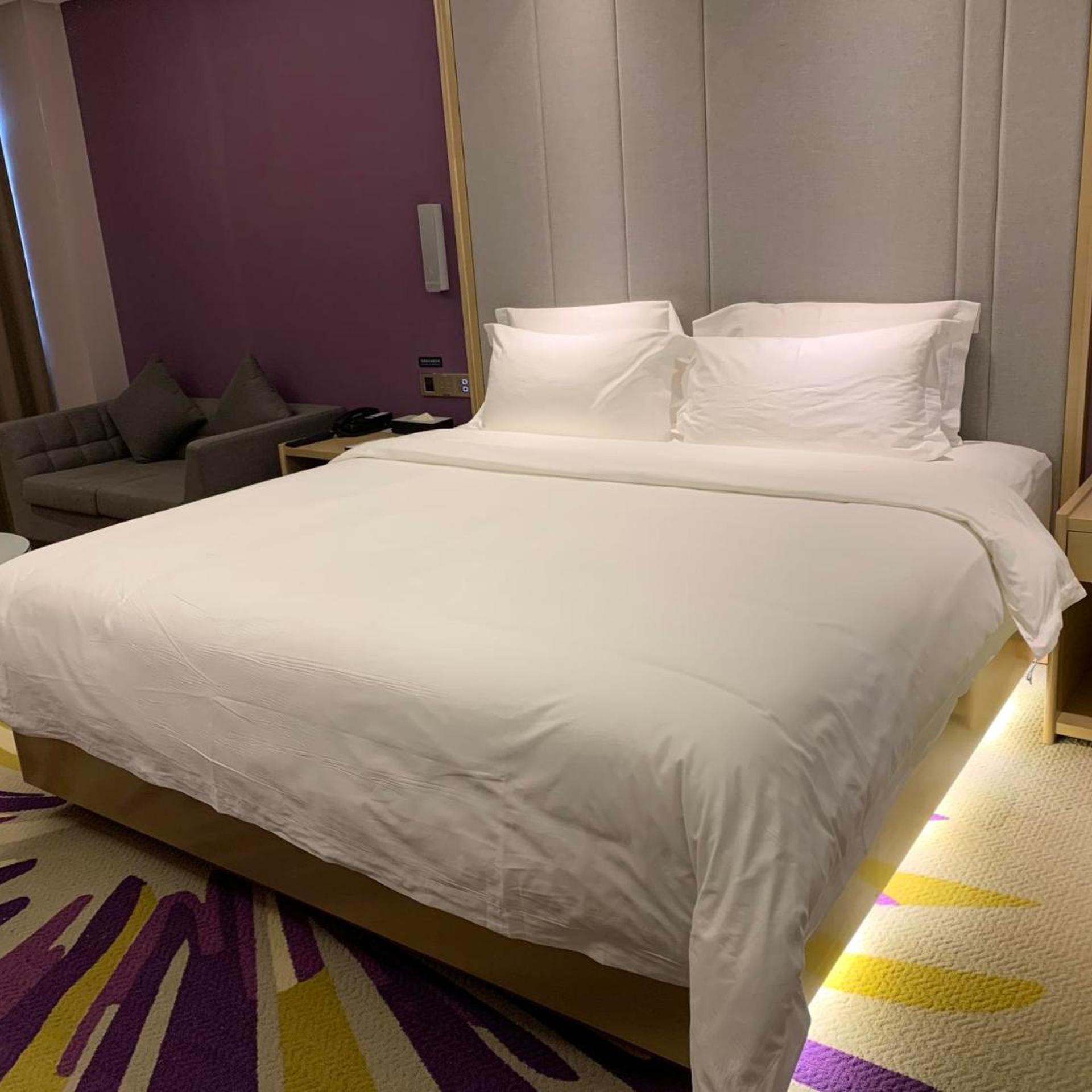 IU Hotel (Nanchang West Railway Station Square) 12/38