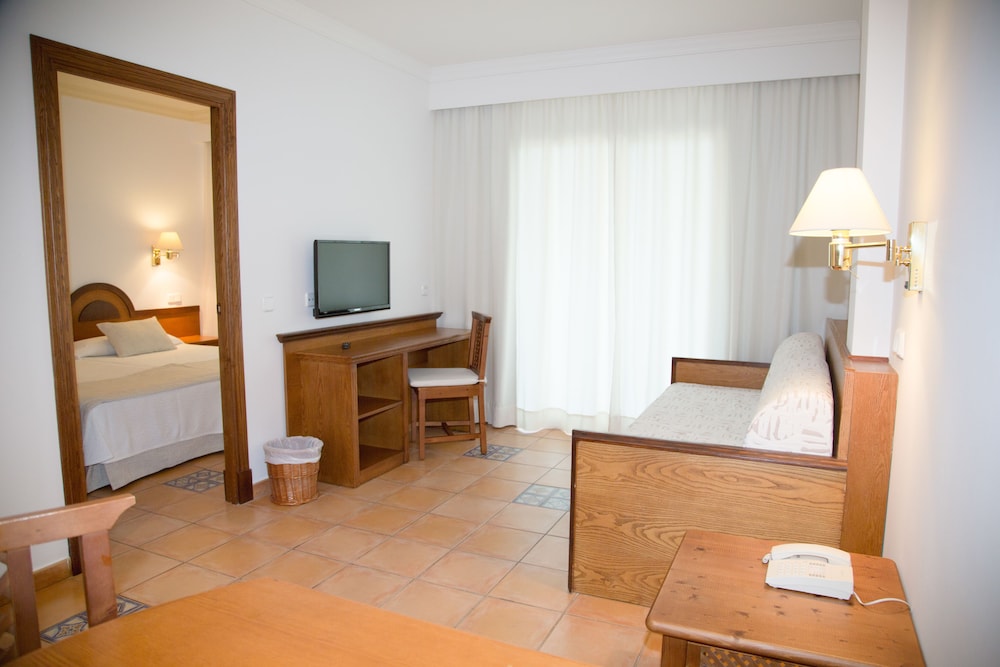 Vell Mari Hotel and Resort 41/62