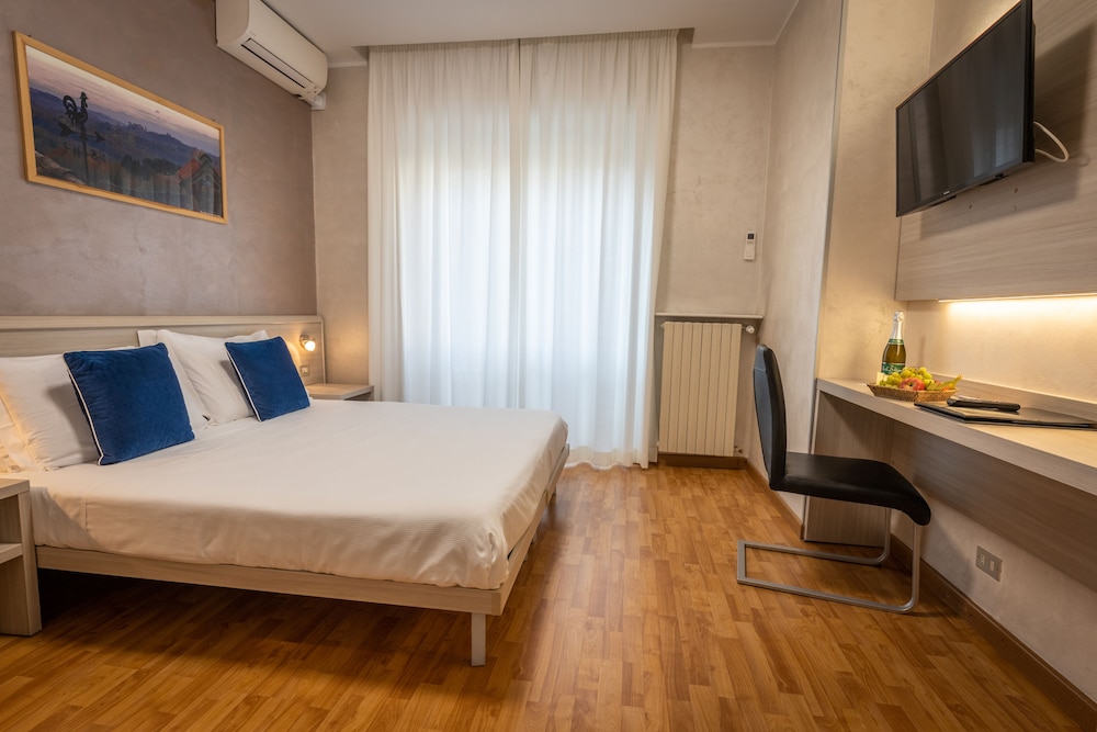 Lis Hotel 25/73