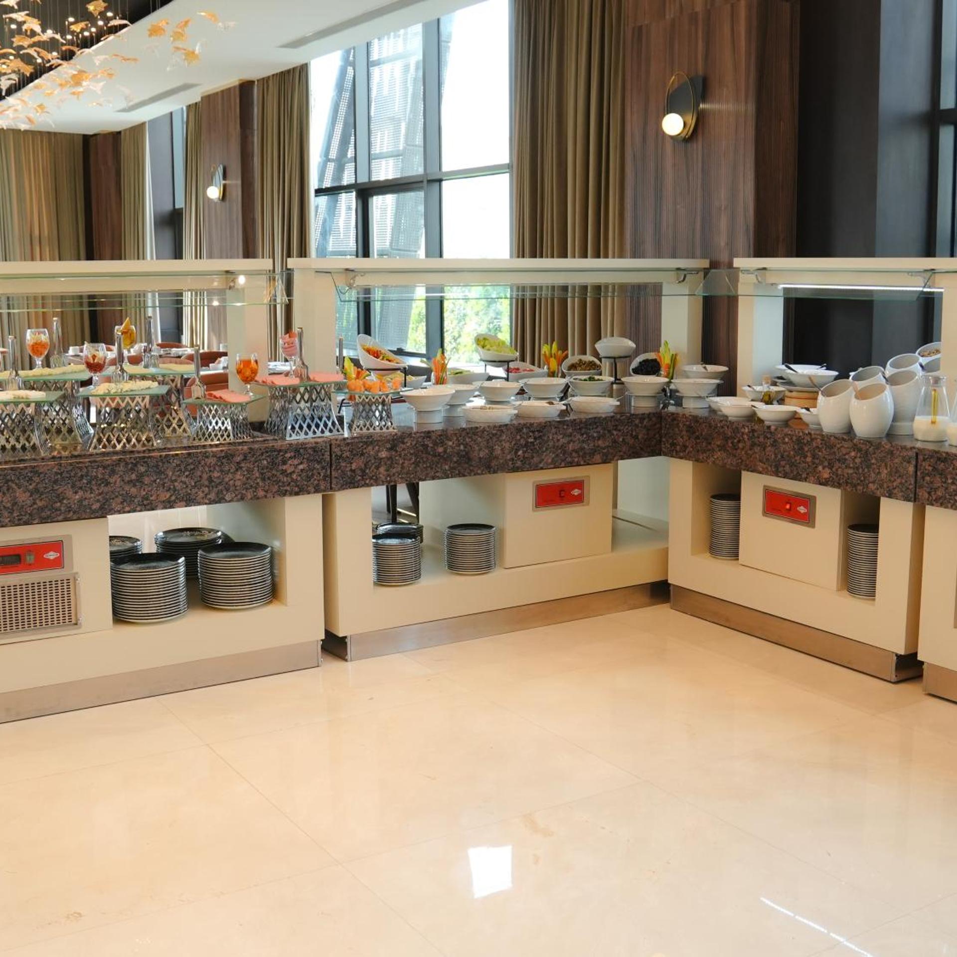 Ramada Hotel & Suites by Wyndham Erbil 32 Park 54/65