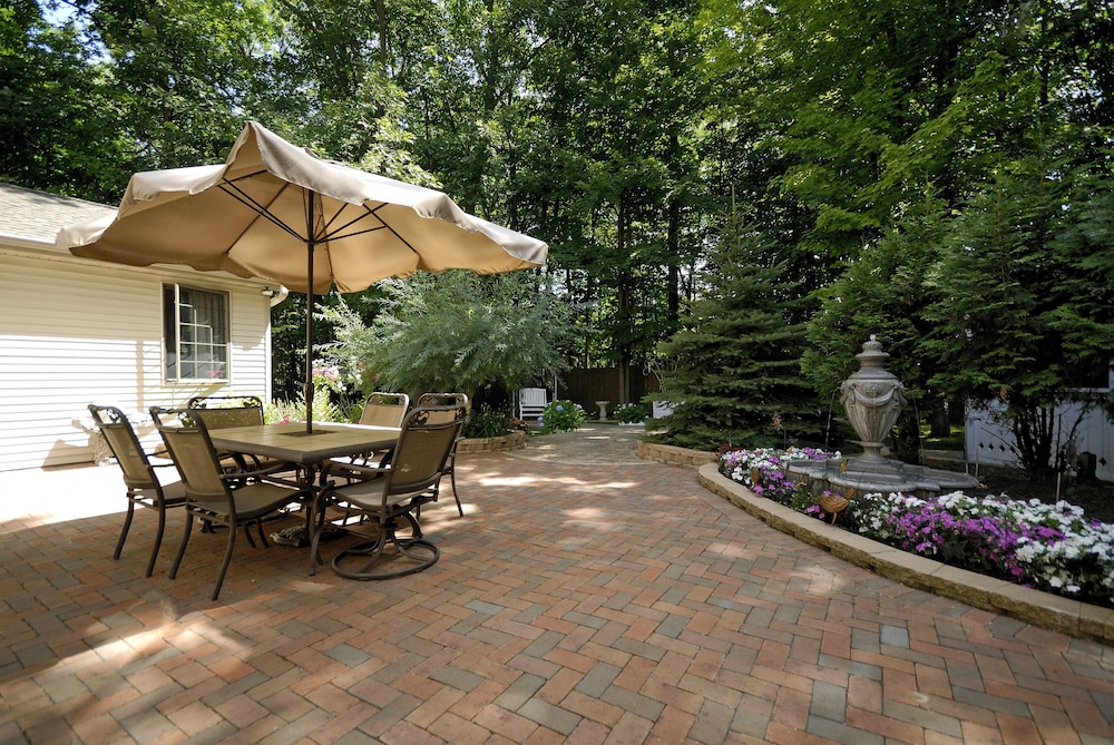 The Roost Bed and Breakfast 25/40