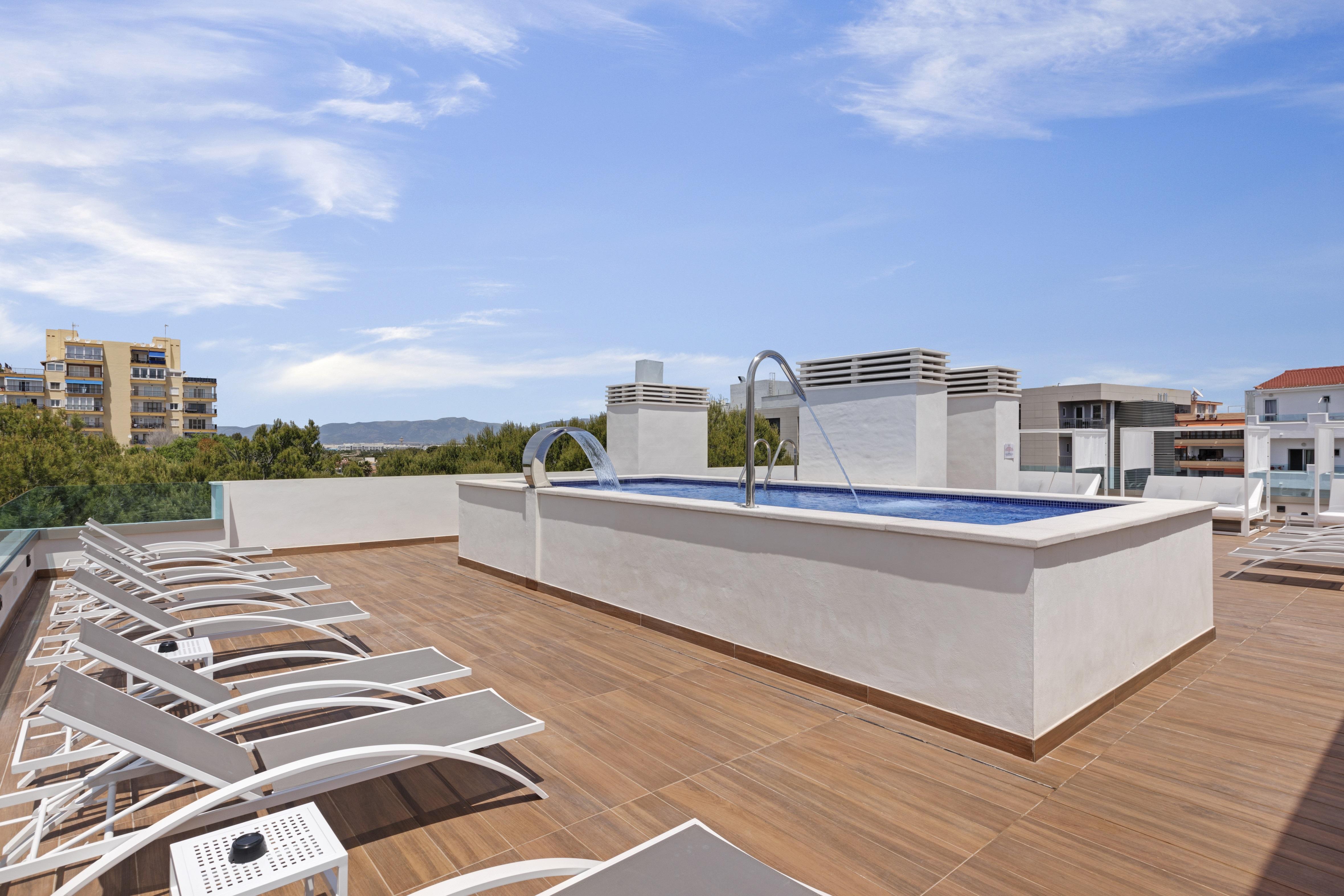 Metropolitan JUKA Playa Aparthotel 12/16