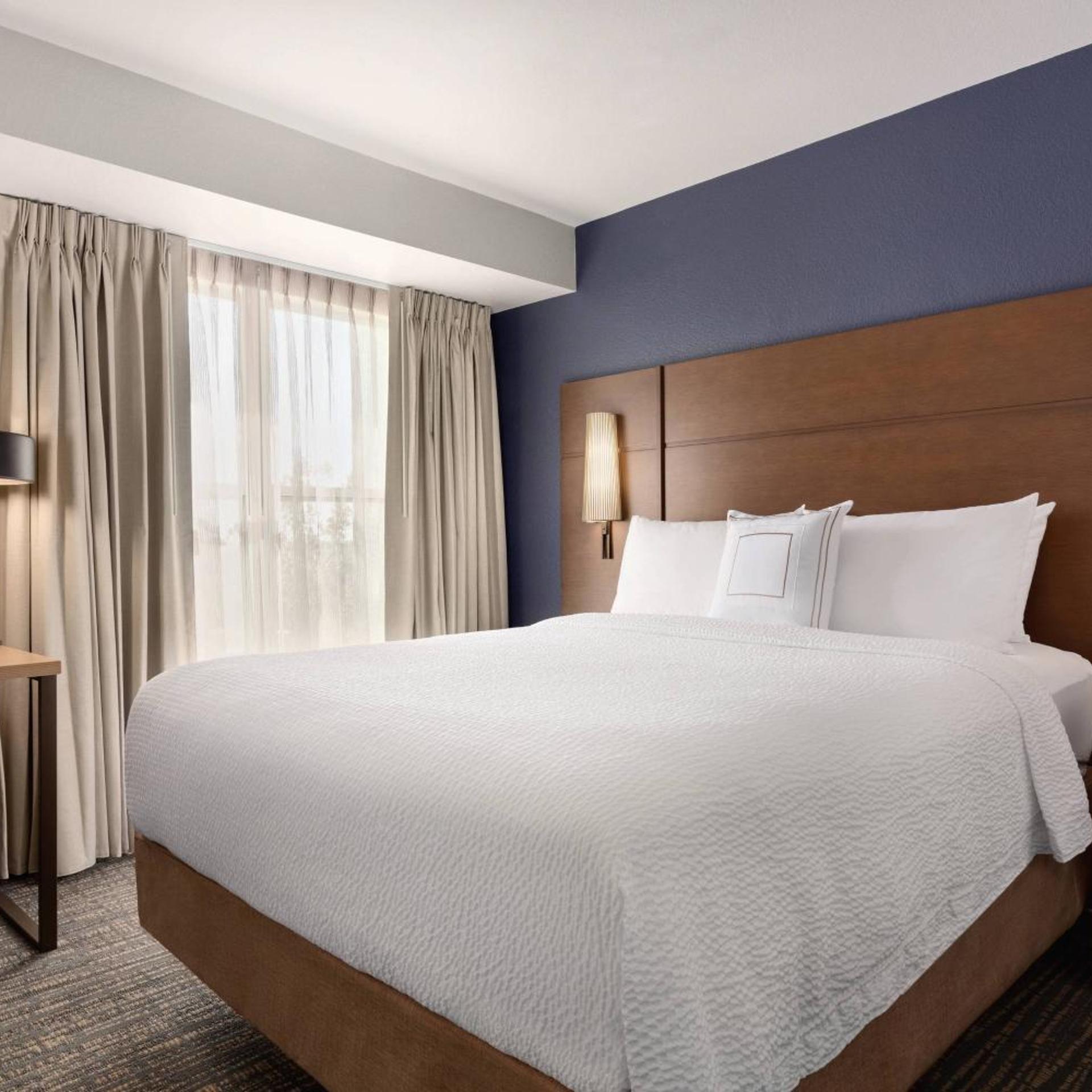 2 Bedrooms, 2 Rooms, Suite