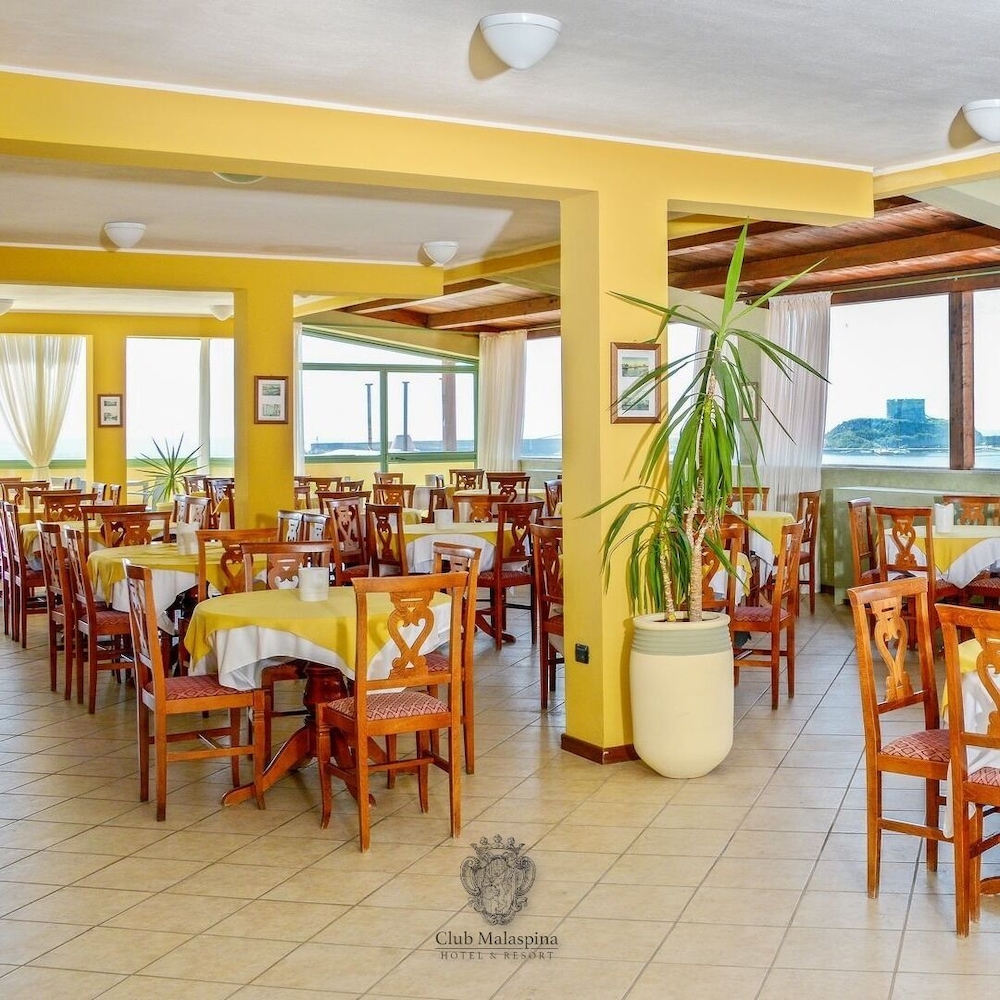 Club Malaspina Hotel and Resort 37/54