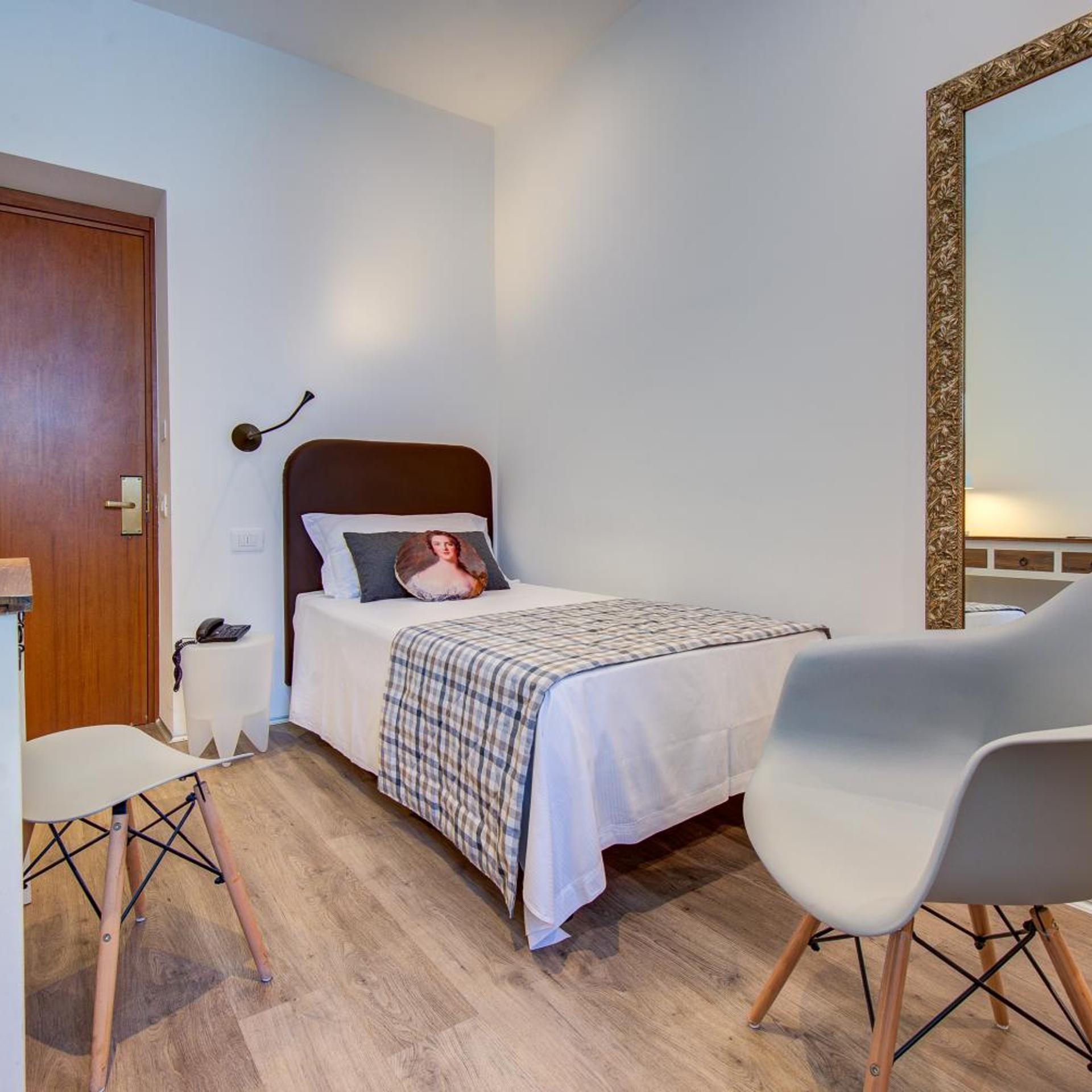 غرفة مفردة، Hotel Bernina 3/20