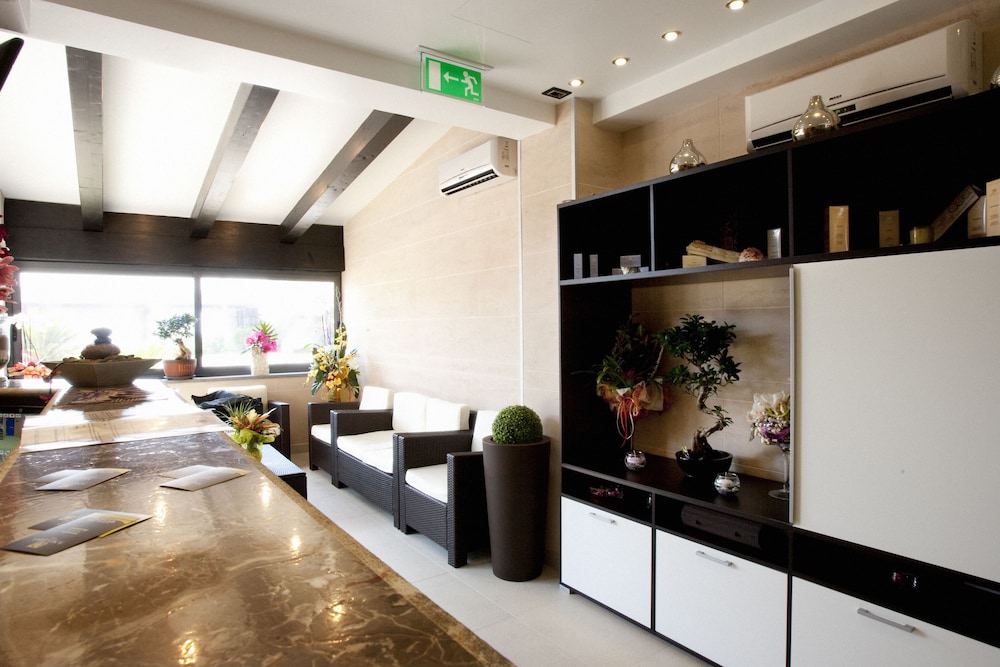 'A NUCIARA PARK HOTEL & WELLNESS CENTER 30/40