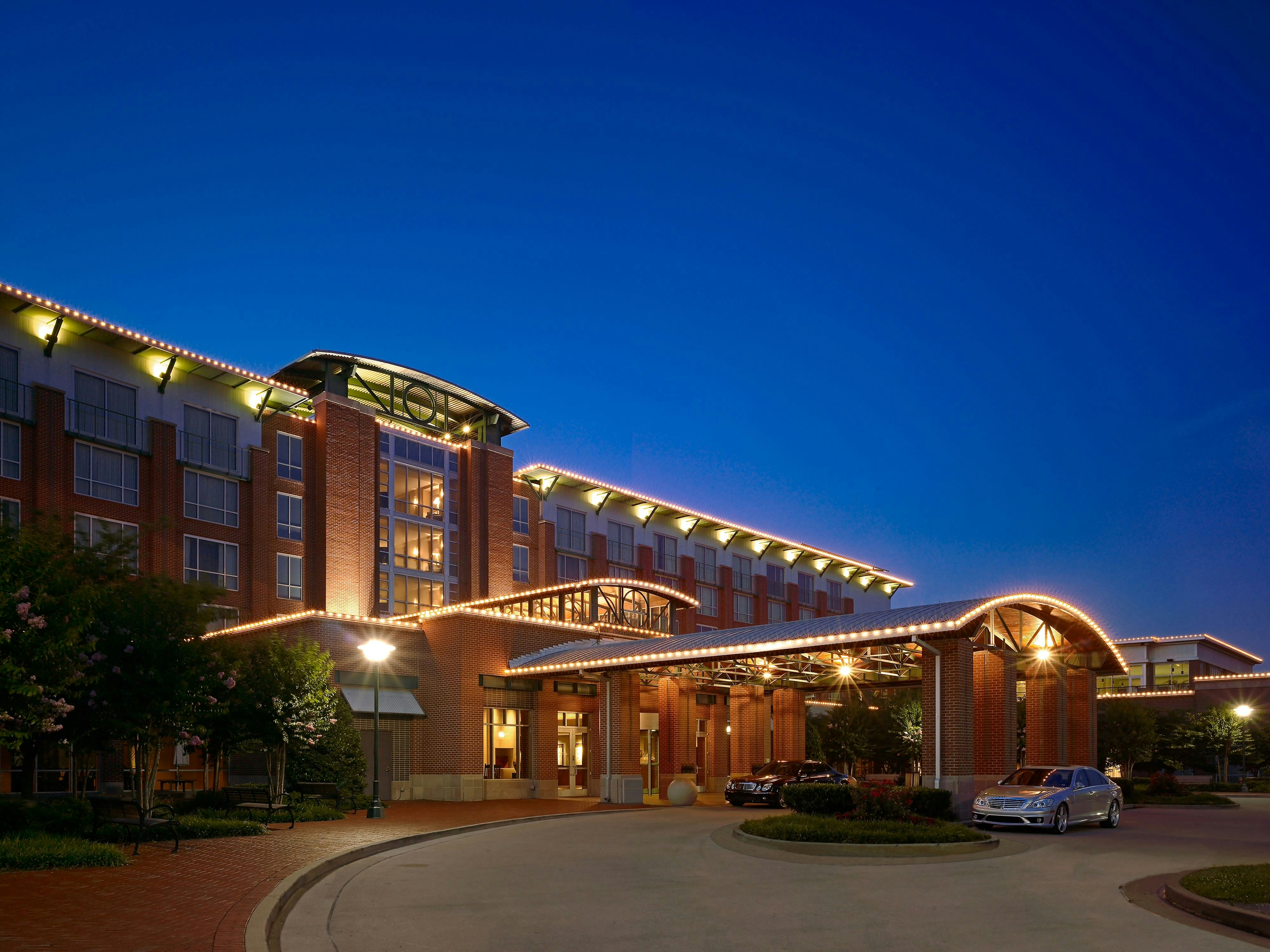 The Chattanoogan Hotel, Curio Collection by Hilton 71/73