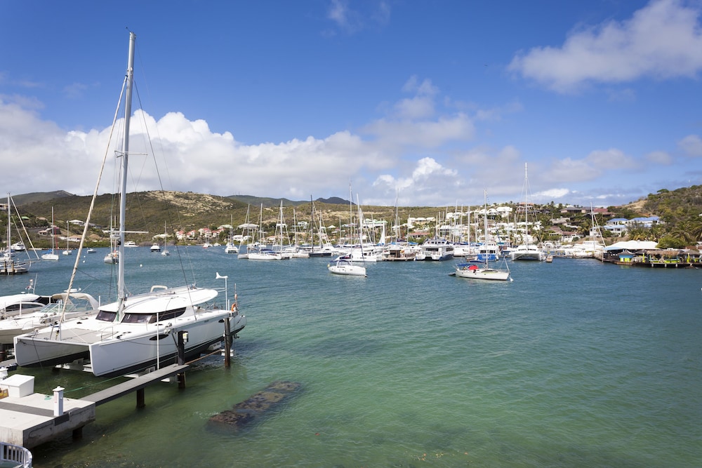 Oyster Bay Beach Resort 42/48