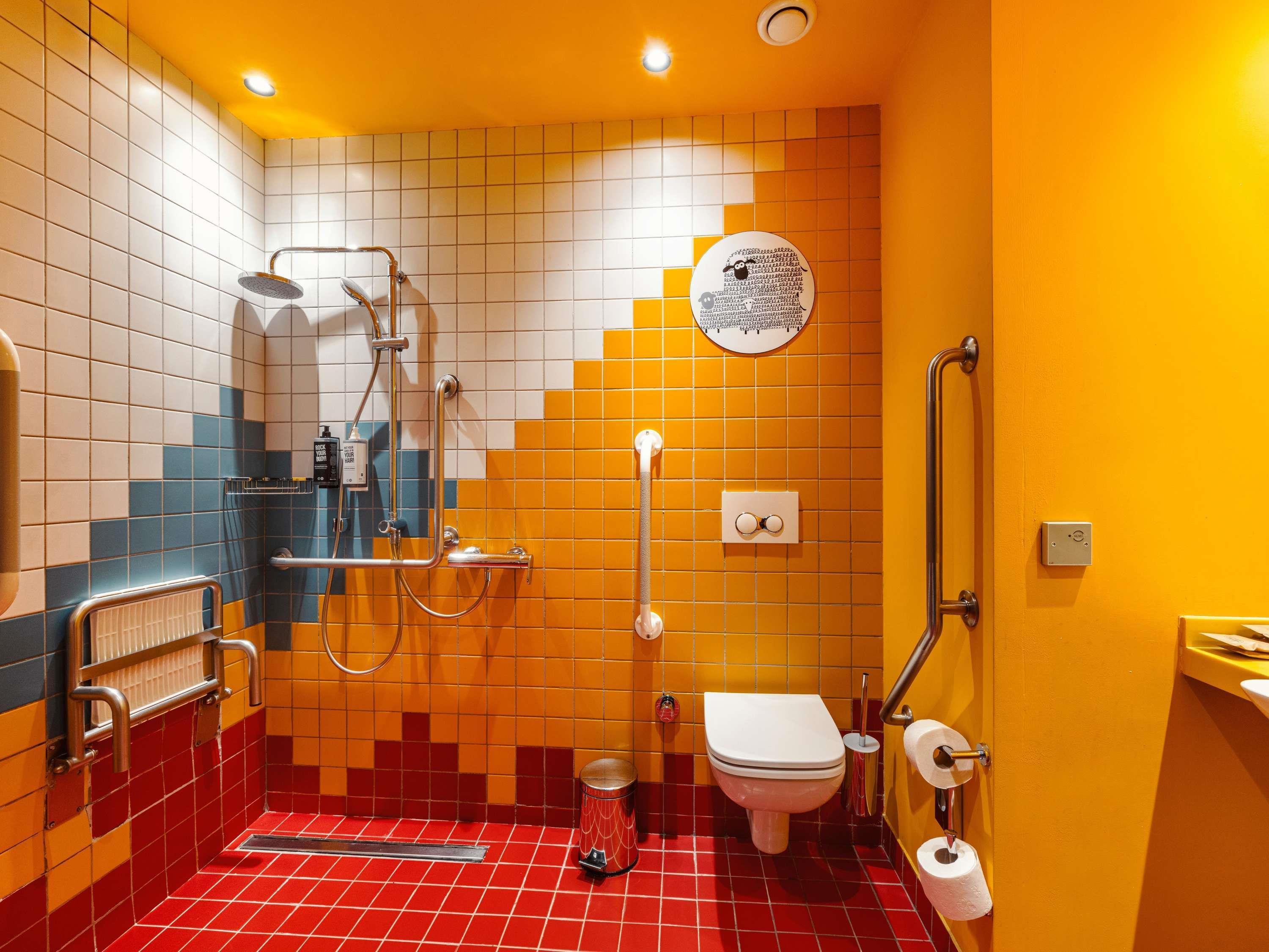 غرفة عائلية بسرير كينج، Ibis Styles Tbilisi Center 8/9