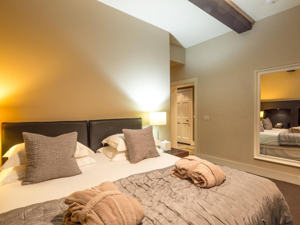 Six Brunton Place 3/34