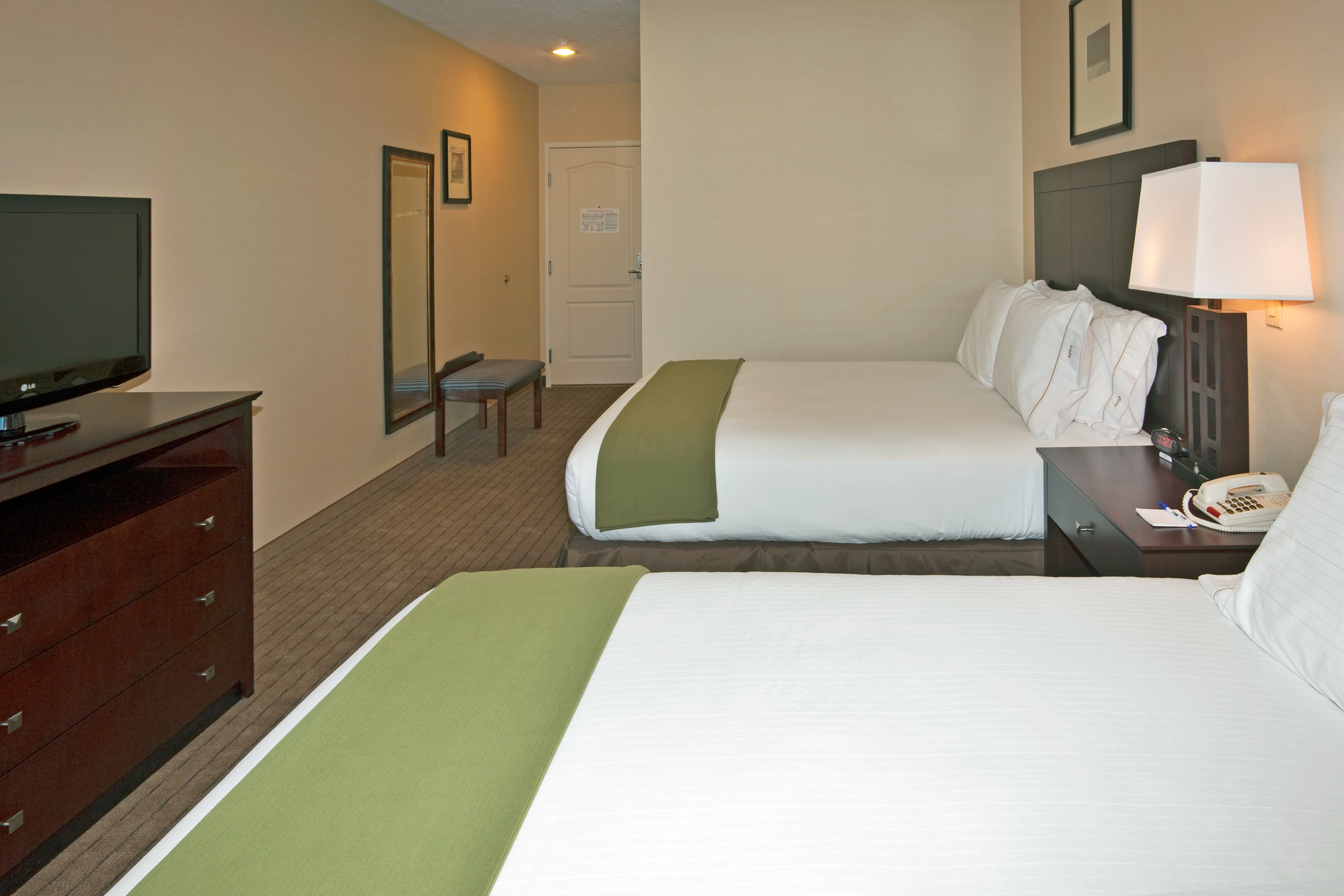 Holiday Inn Express Hotel Suites Grants Milan 14/33