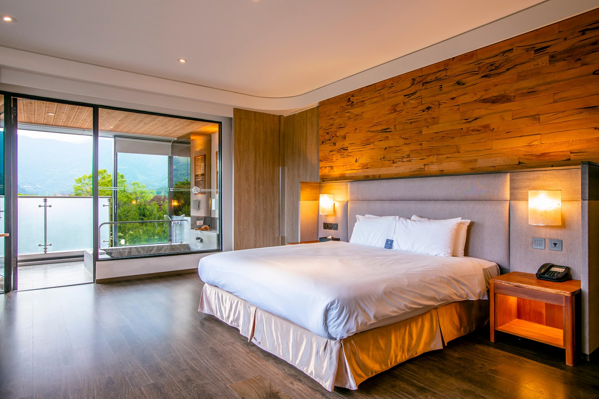 Deluxe, Suite, Double Bed