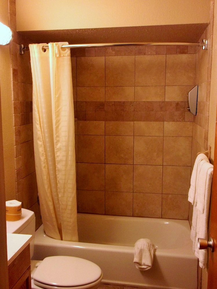 Downtown Value Inn 36/37