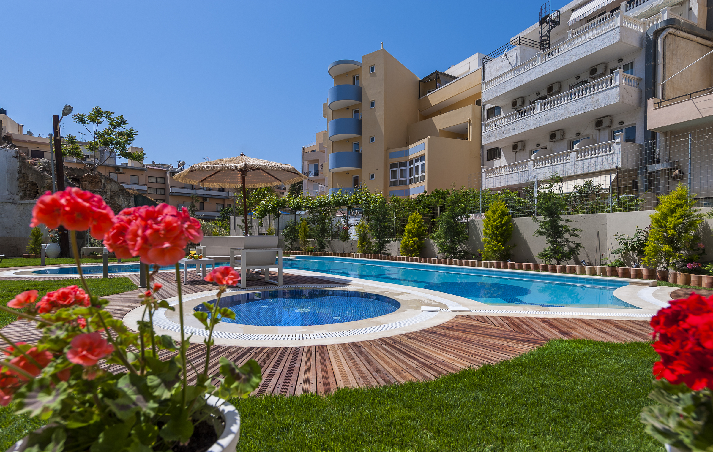 Leonidas Hotel & Apartments 59/63