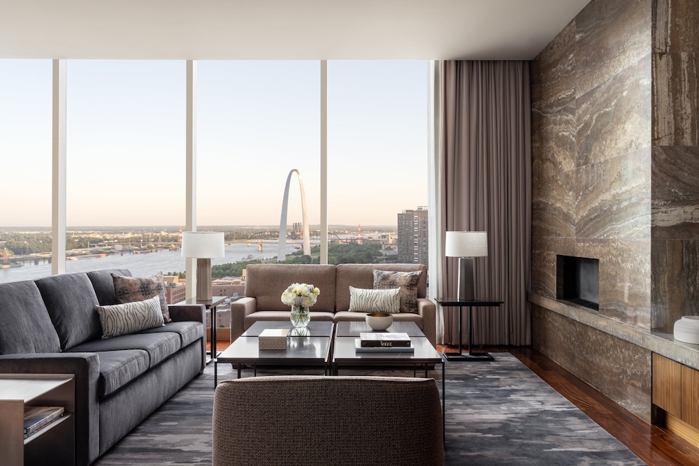 Four Seasons Hotel St. Louis 51/79