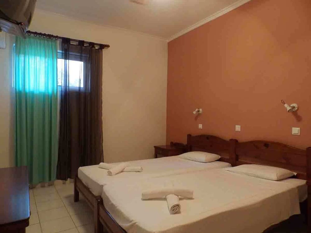 Alexandra Hotel 16/50