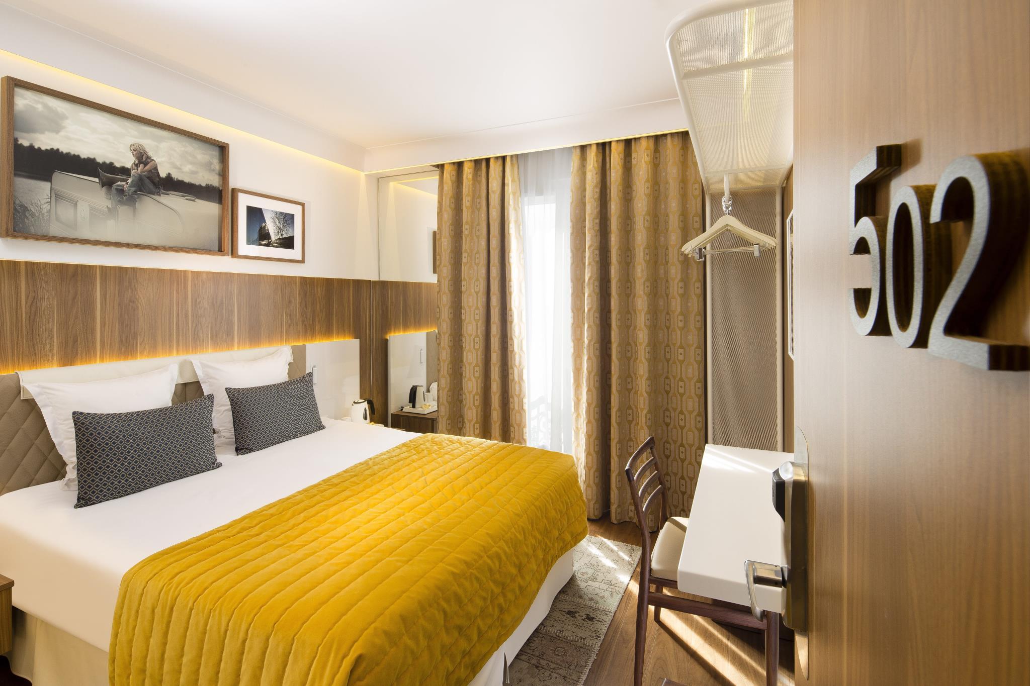 Superior, Queen Bed