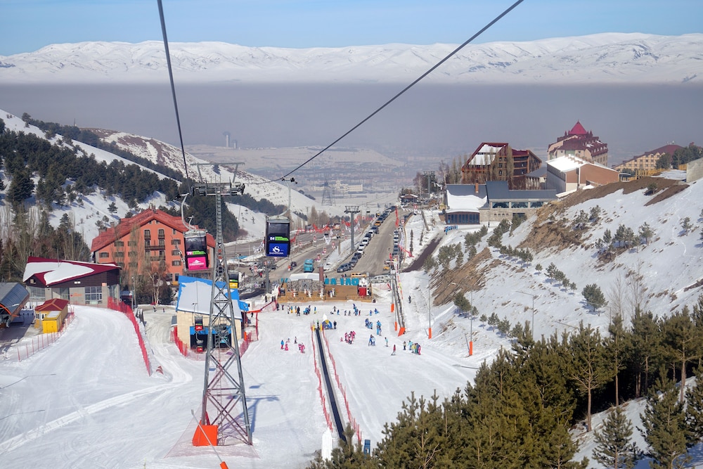 Dedeman Palandoken Ski Lodge 66/74