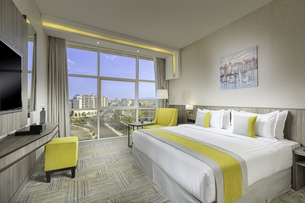 The Seasons Hotels 7/17