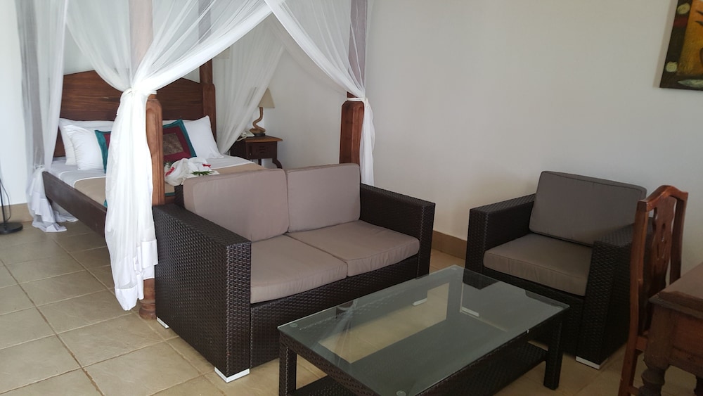 Langi Langi Beach Bungalows 5/47
