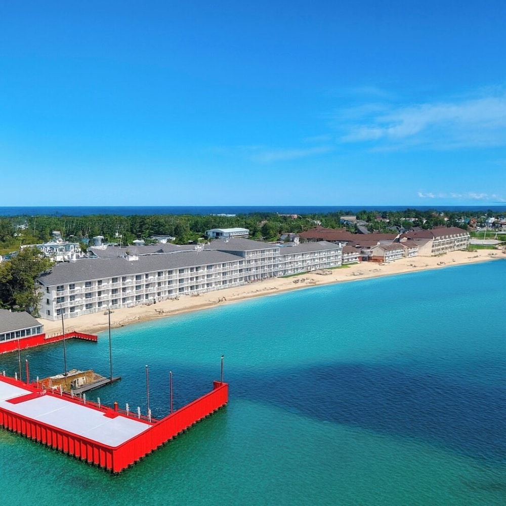 Hamilton Inn Select Beachfront 57/64