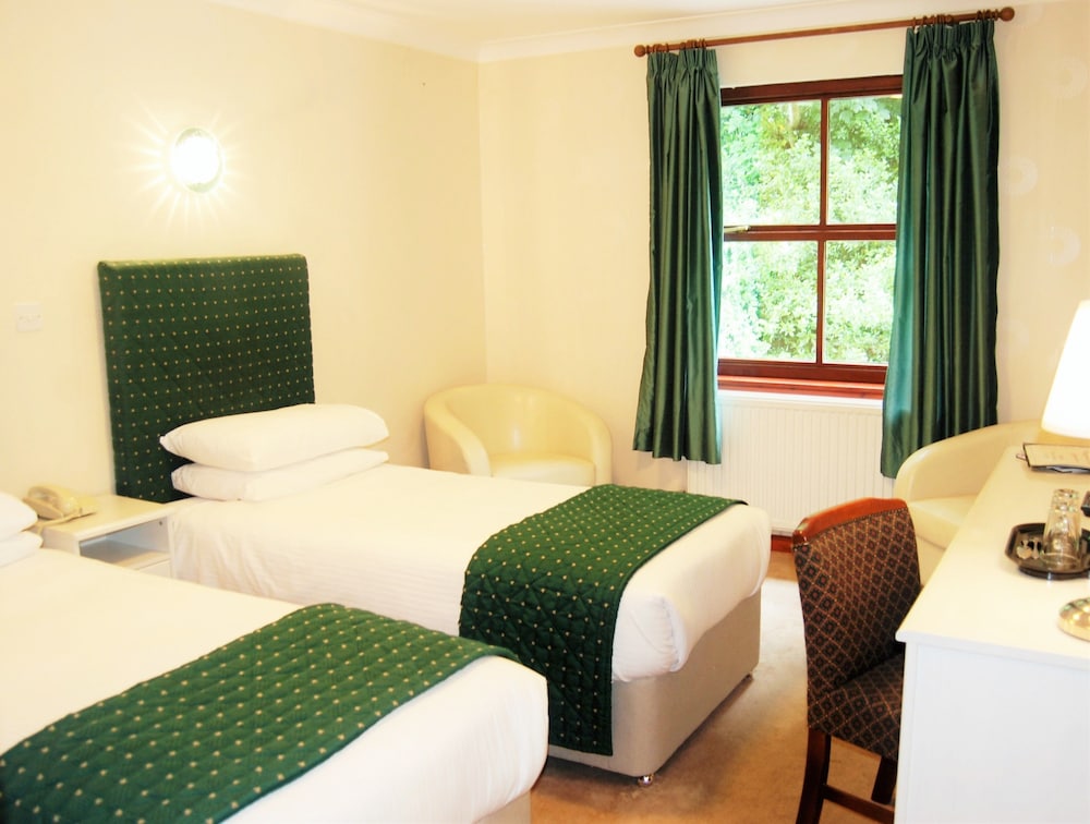 Kingswood Hotel 6/32