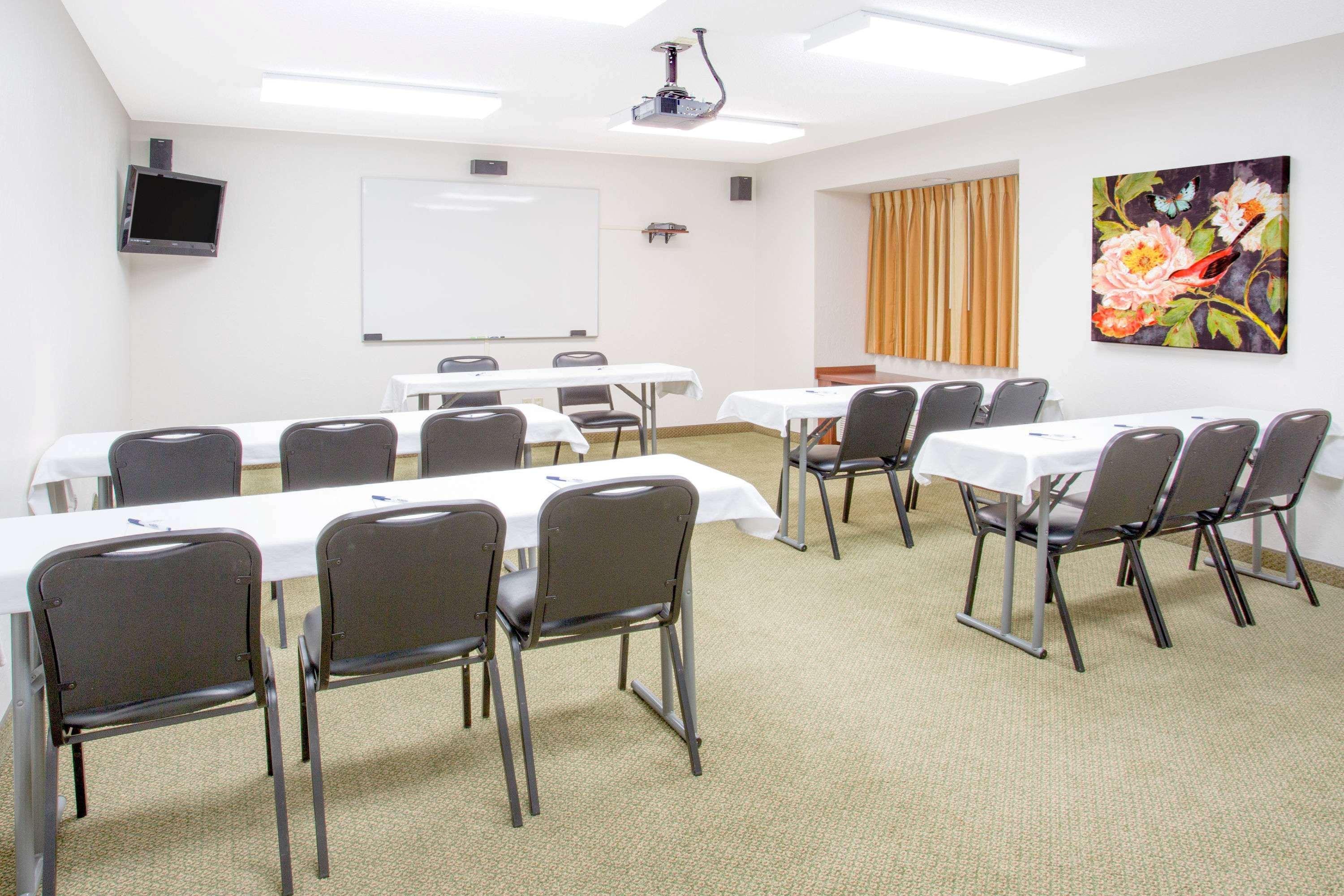 Microtel Inn & Suites By Wyndham Gassaway/Sutton 13/16