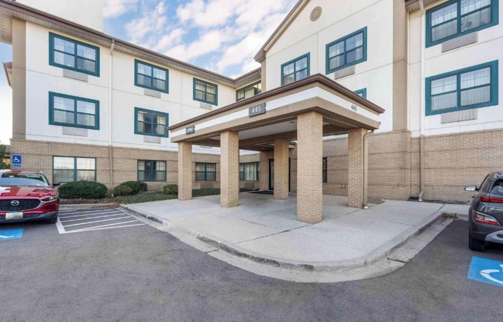 Studio 6 Corporate Extended Stay Chicago Lisle IL 43/51