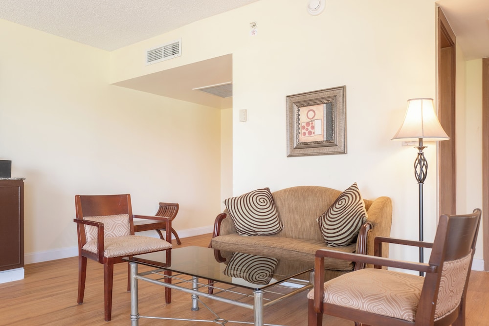 Holiday Resort And Spa Guam 50/86