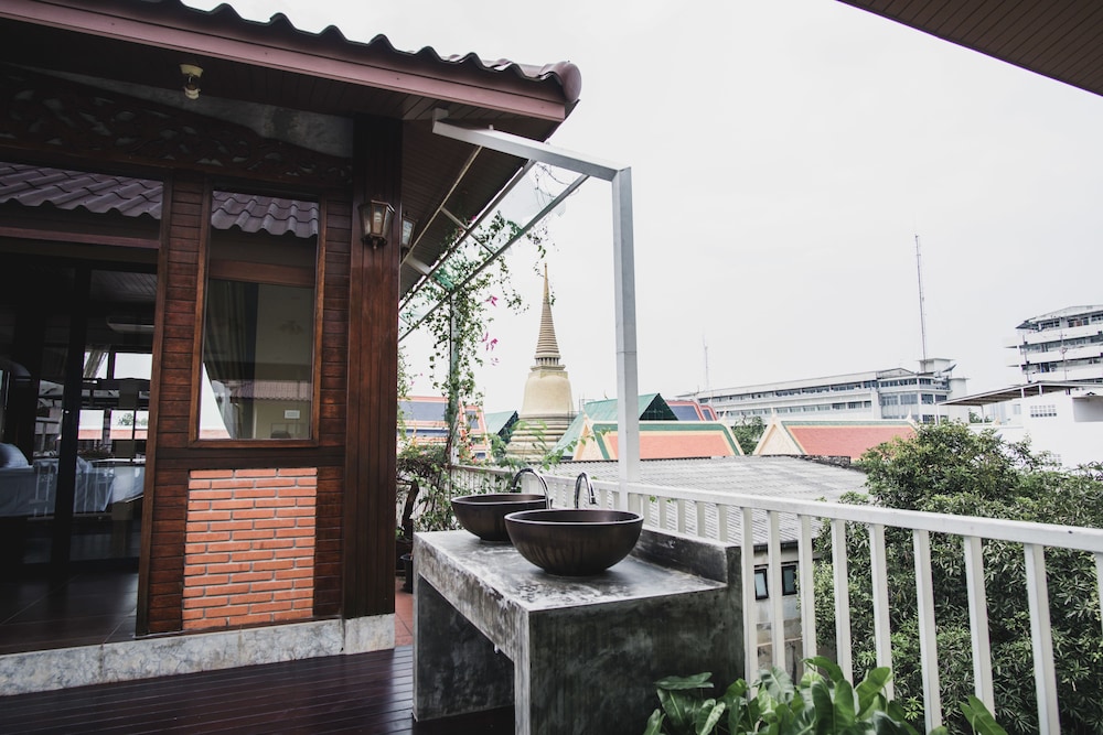 Feung Nakorn Balcony Rooms Cafe 3/79