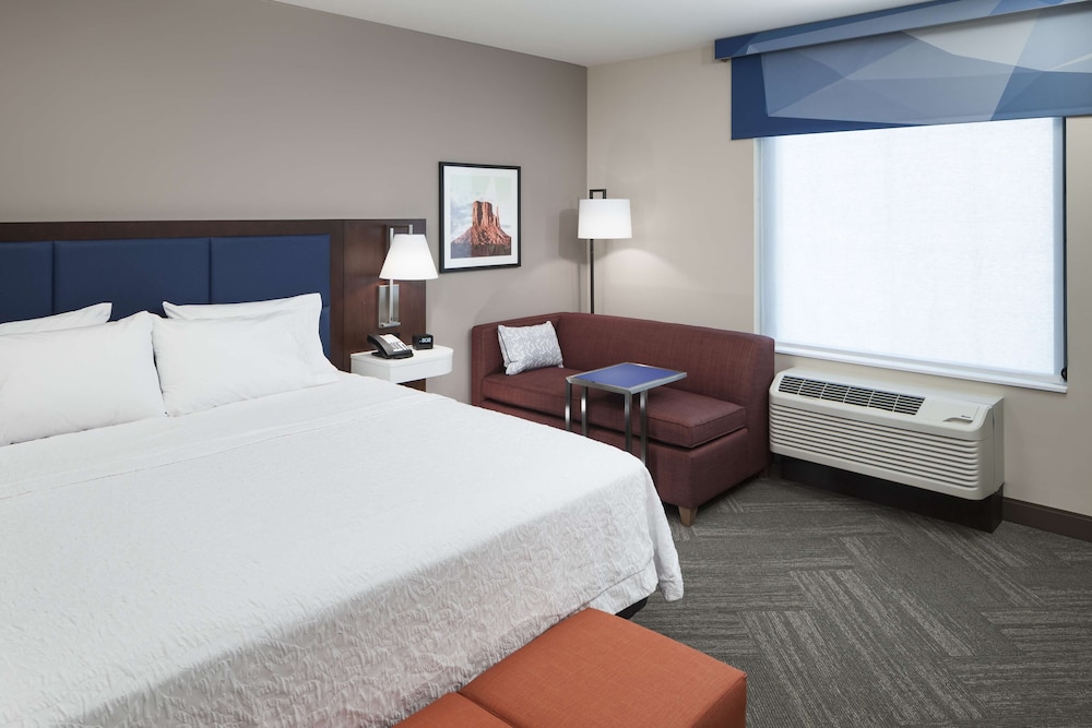 Hampton Inn Suites Phoenix Downtown 8/44