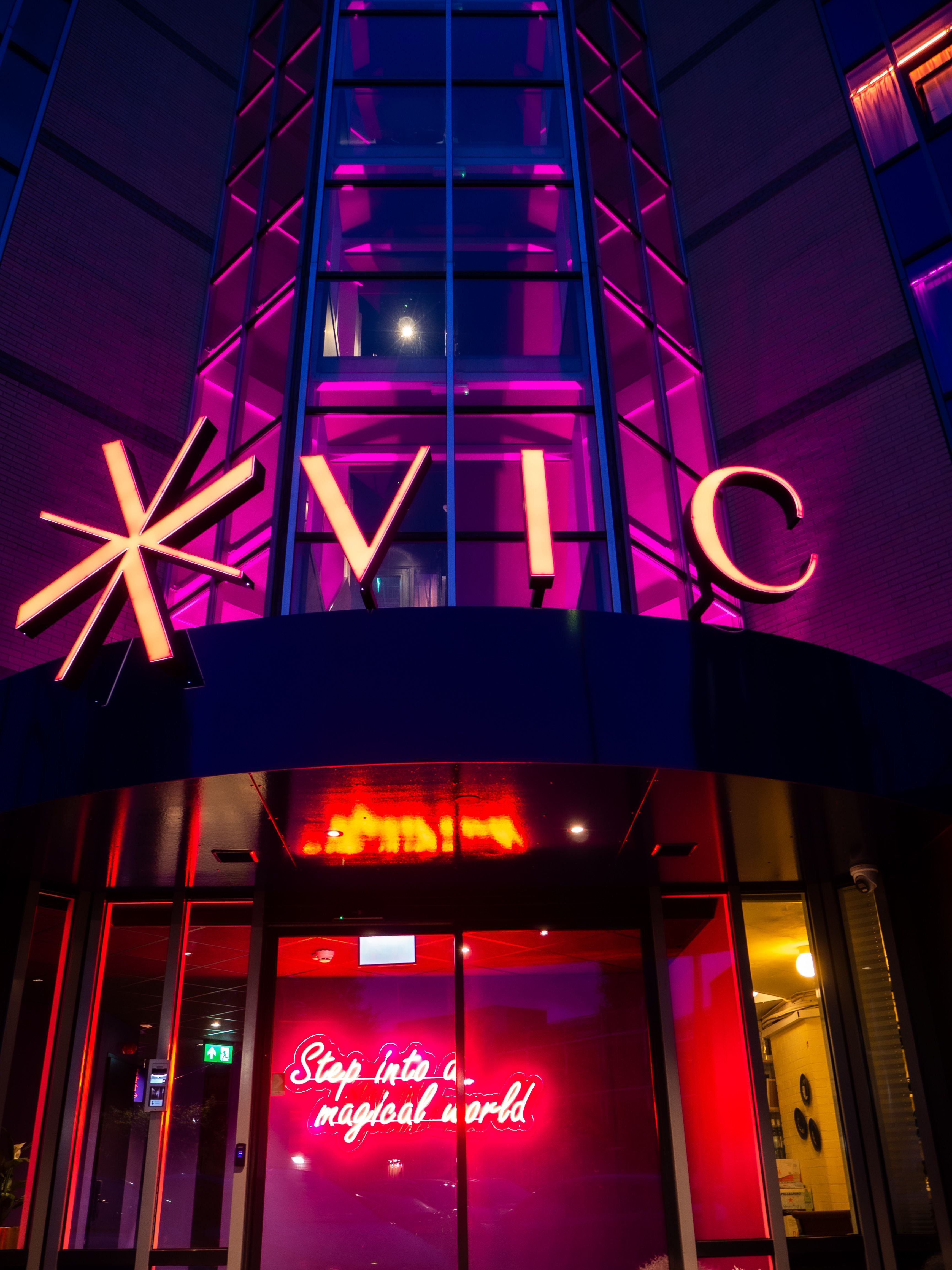 VIC Hotel 3/6