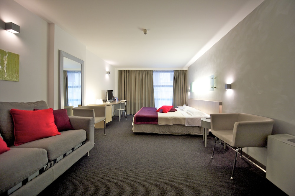 Mercure Palermo Centro 47/70