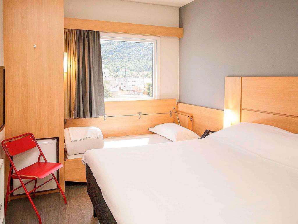 Standard, 1 Double and 1 Single Bed, with Child Extra Bed
