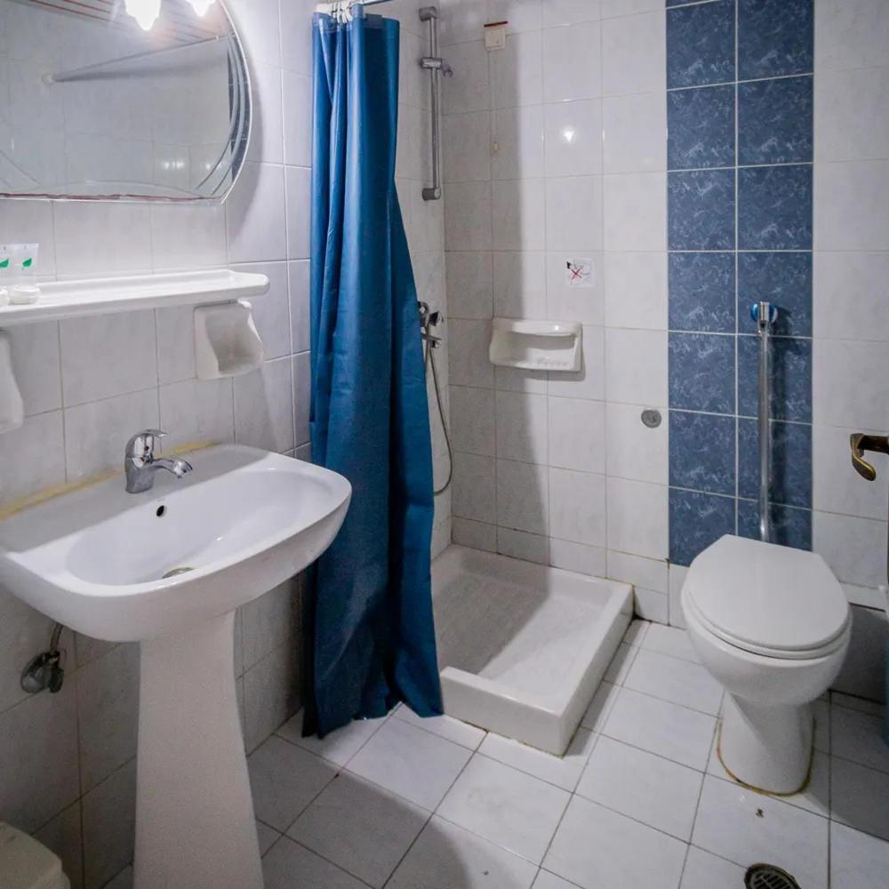 Room, Double Bed, Hotel Perkes Complex 3/3