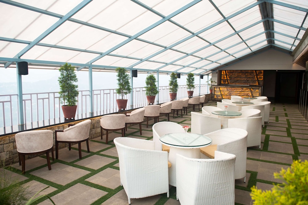Ramada by Wyndham Gangtok Hotel & Casino Golden 38/50