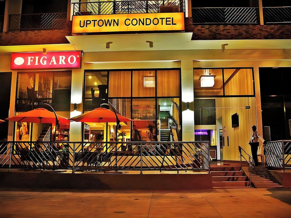 Uptown Condotel 2/73