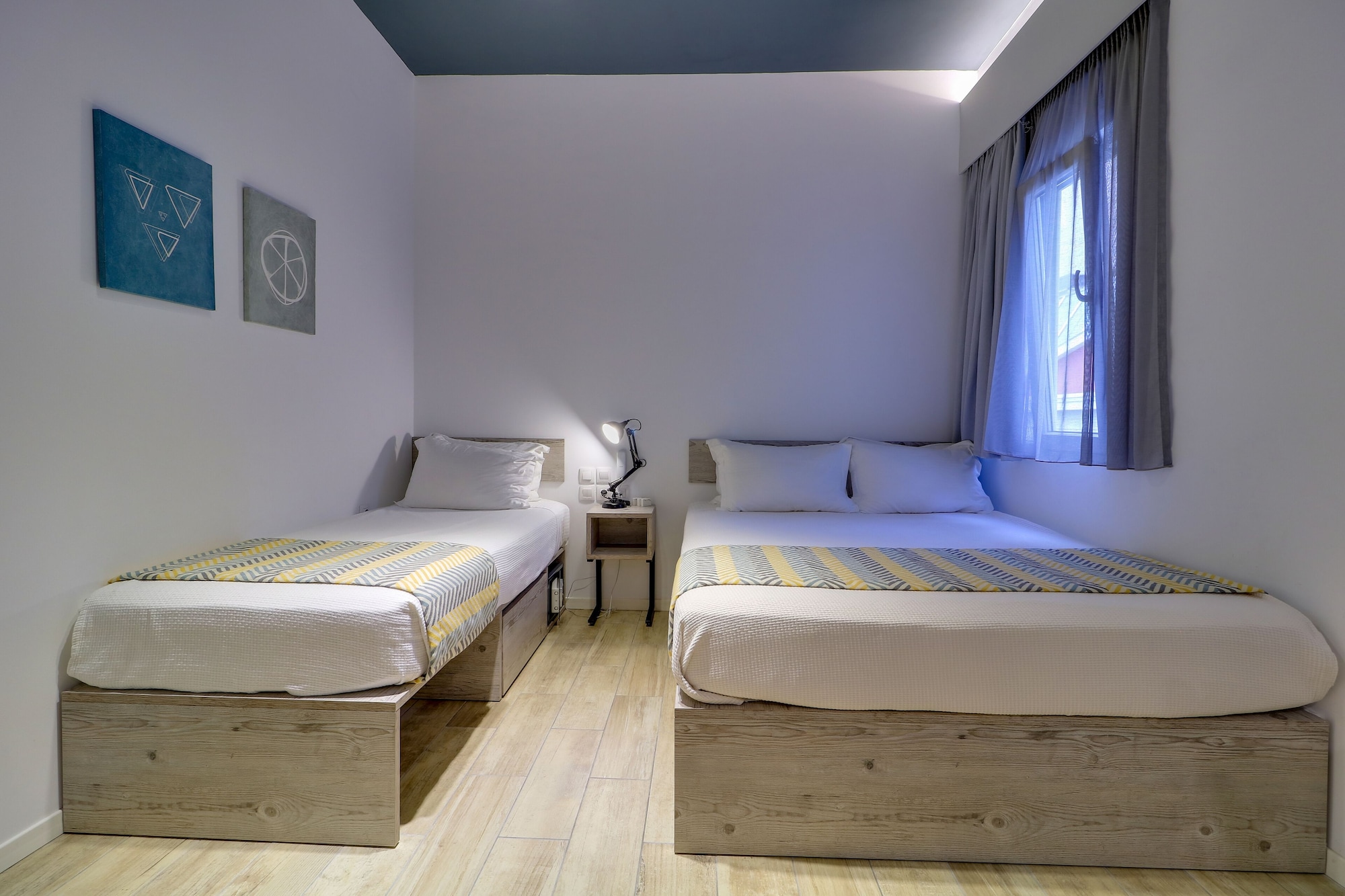 SUPERIOR, 1 QUEEN AND 1 SINGLE BED