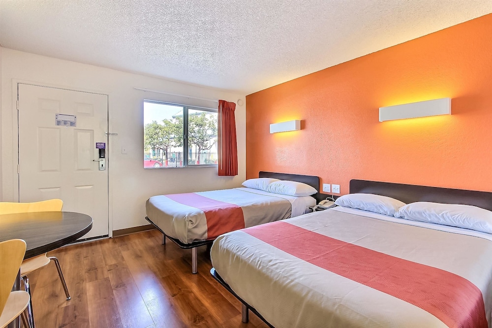 Motel6 Campbell, CA - San Jose 7/28