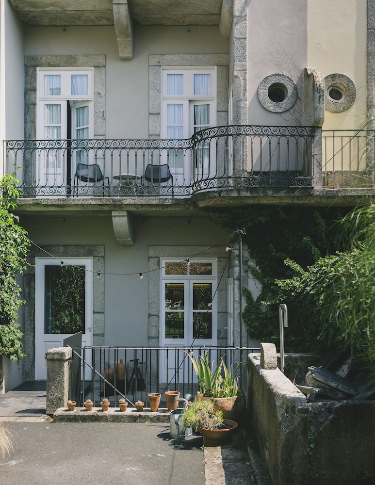 Rosa Et Al Townhouse 2/50