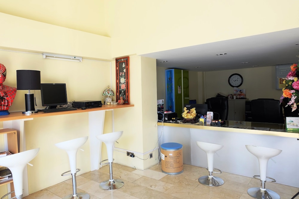 AU BON HOSTEL 48/58