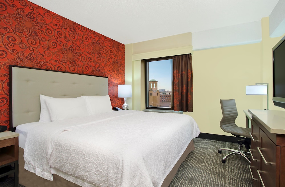 Hampton Inn Suites Columbus Downtown 10/59